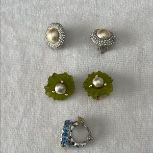 Elegant Pearl and Crystal Earrings Set